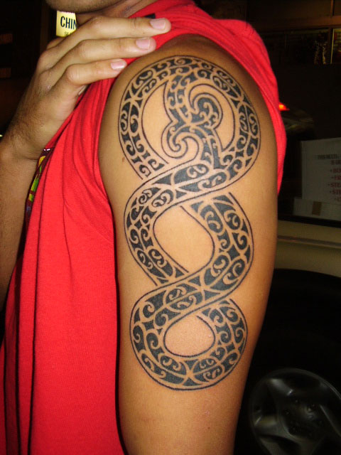 Containing a number of various patterns, the Hawaiian tattoo designs