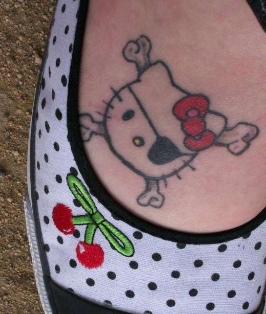 Hello Kitty spotted on the shoe! pirate-hello-kitty-tattoo