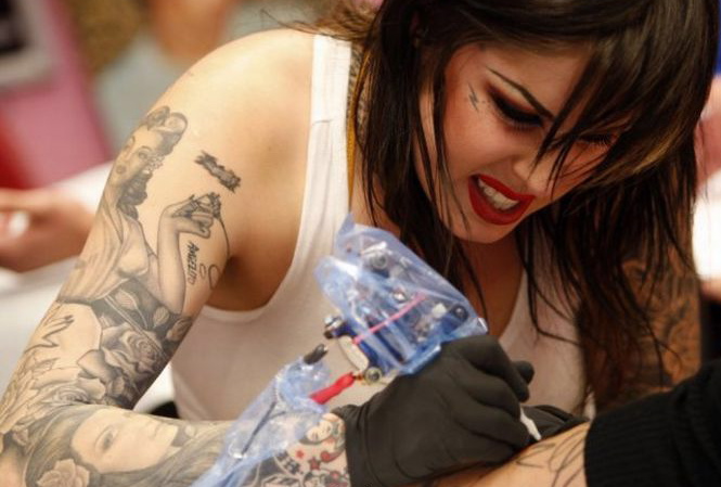 Tattoos: the correct and proper method of using the iron.